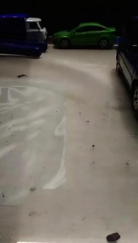 Мне отец подарил заводную игрушку лада гранта литье автомат магнитола в ...