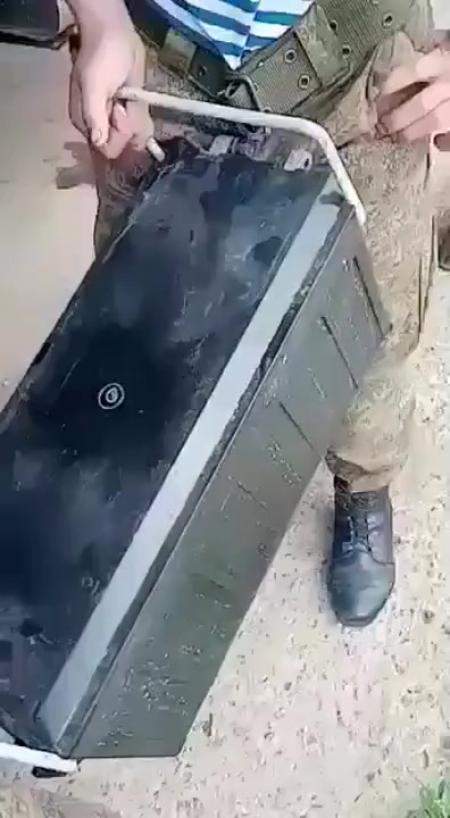 Блядь такое бывает только на армии нахуй танковый аккумулятор хорошо ...