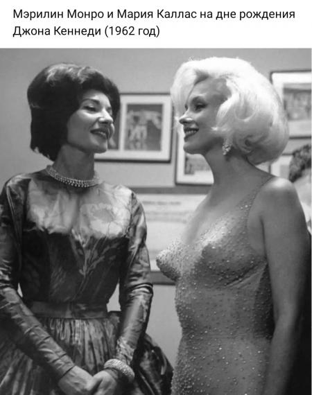 Ақ трусикте мастурбация жасайды